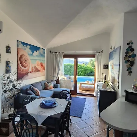 Nyaraló Janas Con Piscina Privata Budoni *