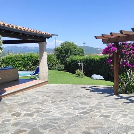 בית נופש Janas Con Piscina Privata Budoni