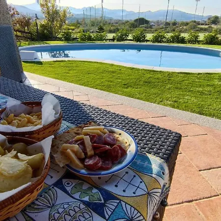 Janas Con Piscina Privata Budoni Tanaunella