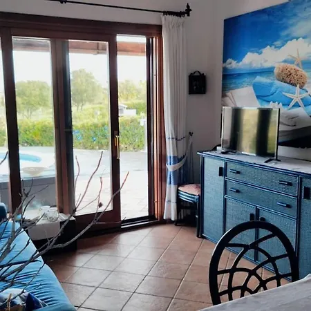 Janas Con Piscina Privata Budoni *