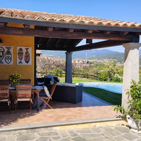 Janas Con Piscina Privata Budoni Ferienhaus
