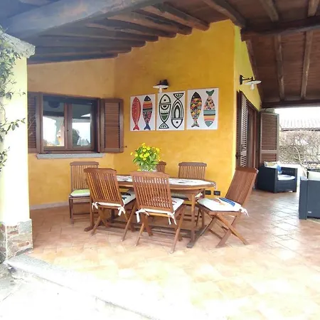 Janas Con Piscina Privata Budoni *