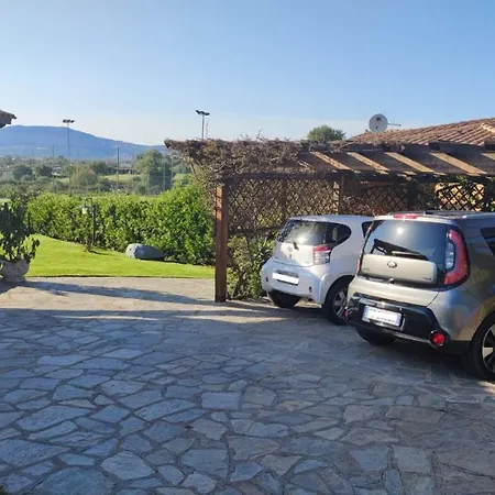 Janas Con Piscina Privata Budoni Ferienhaus Tanaunella