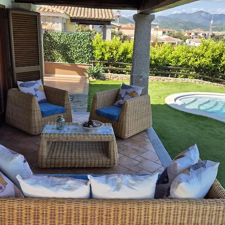 Janas Con Piscina Privata Budoni Ferienhaus Tanaunella