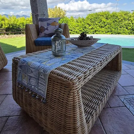 Janas Con Piscina Privata Budoni *