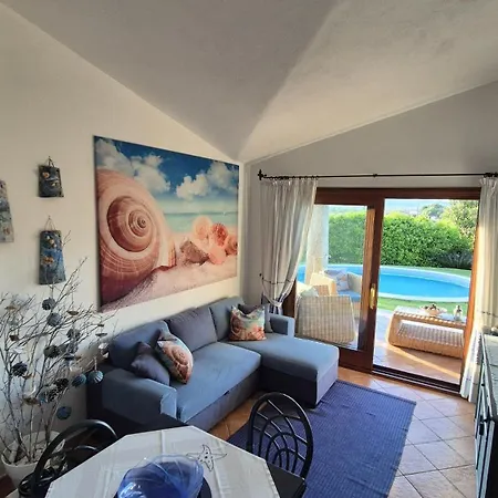 Janas Con Piscina Privata Budoni *