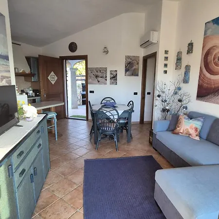 Ferienhaus Janas Con Piscina Privata Budoni